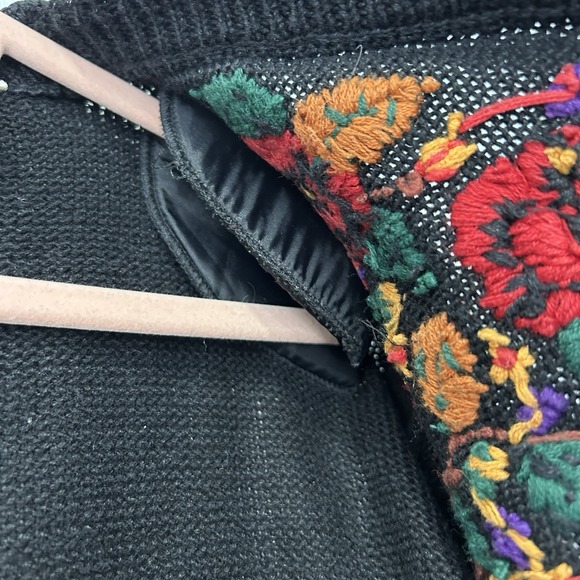 Vintage Embroidered Floral Cardigan Black Grandmacore Cottagecore Sweater Large - Picture 6 of 10